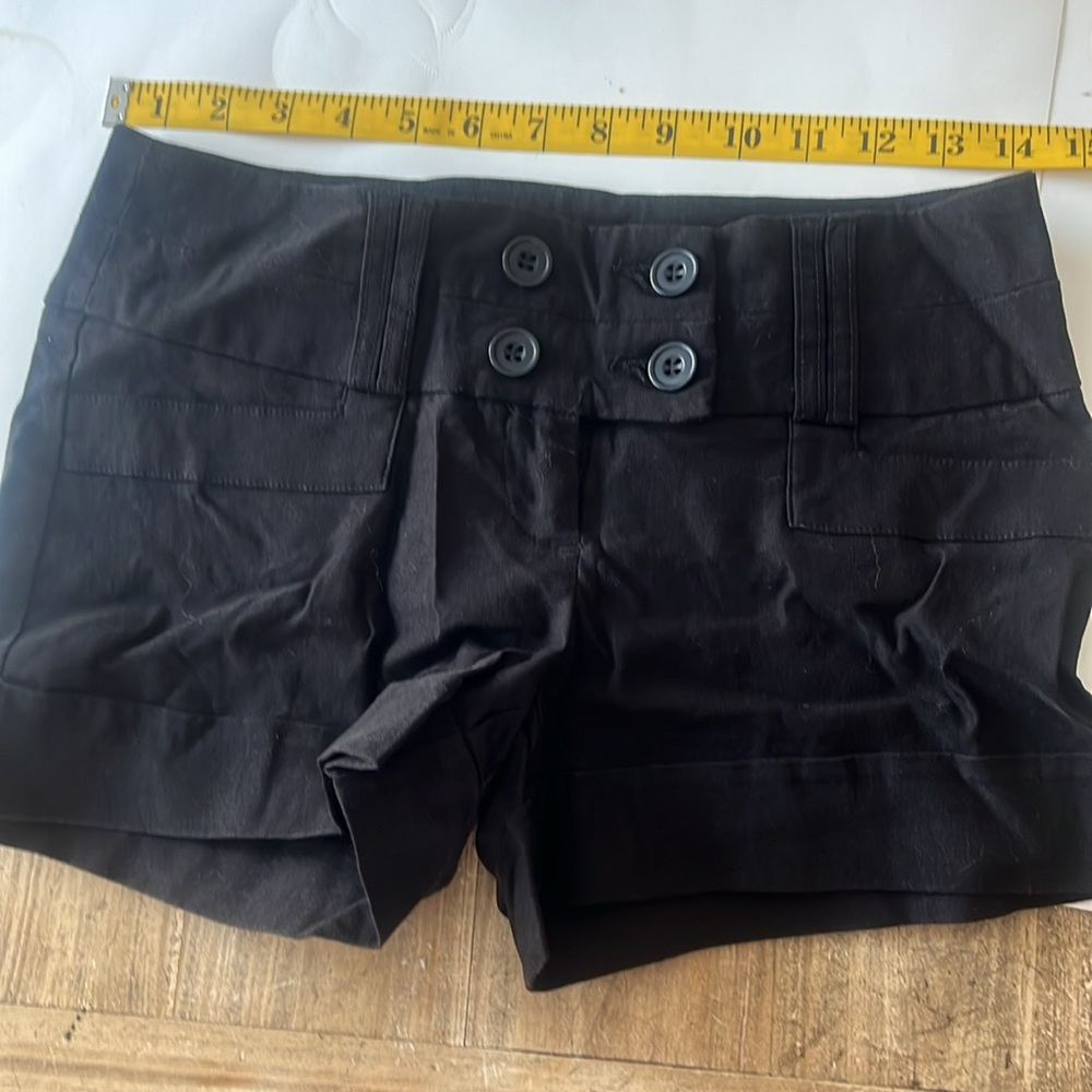 Dynamite Shorts - Picture 6 of 6
